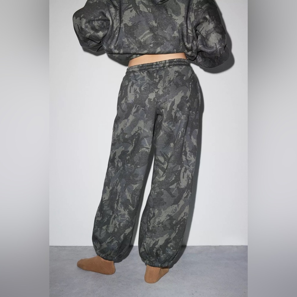 Urban Outfitters UO Out From Under Camo Hoodie Sweatshirt Jogger Sweatpant Small - Picture 8 of 9